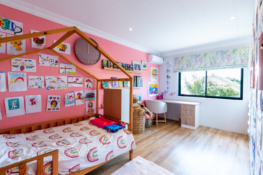 5 Bedroom Property for Sale in Van Riebeeckstrand Western Cape